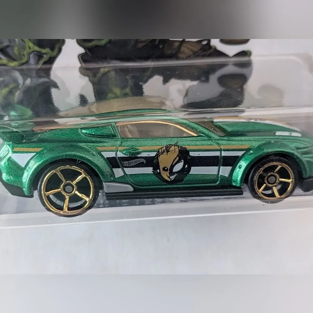 Hot Wheels Marvel Spider-Man Maximum Venom Venomized Groot